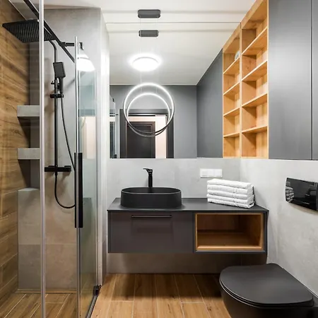 Praga Grochowska Unique By Bookinghost *