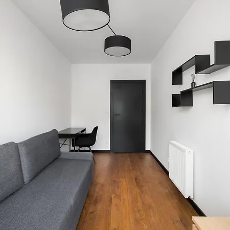 Praga Grochowska Unique By Bookinghost *