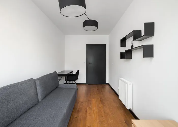 Praga Grochowska Unique By Bookinghost *