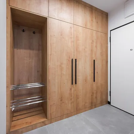 Praga Grochowska Unique By Bookinghost *